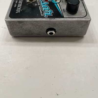 Electro Harmonix Stereo Pulsar Variable Shape Tremolo EHX Guitar Effect Pedal image 4