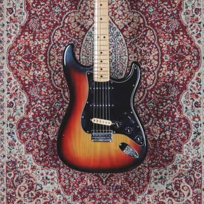 Fender Stratocaster Hardtail with 3-Bolt Neck, Maple Fretboard 1977 - Sunburst image 1