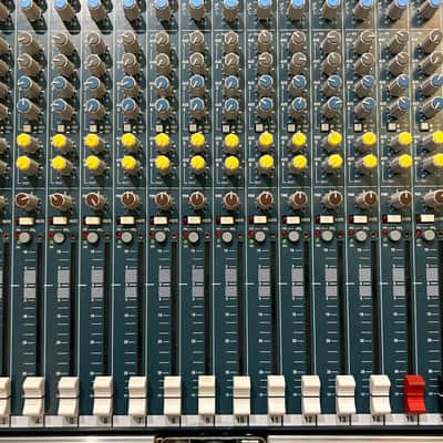 Allen & Heath MixWizard WZ3 16:2 - Inc Flight Case image 3