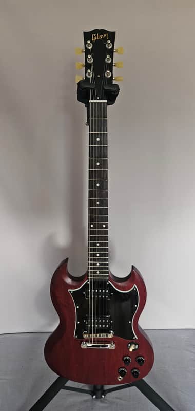 2008 Gibson Nashville SG Tribute – Worn Cherry – Hard Case Included