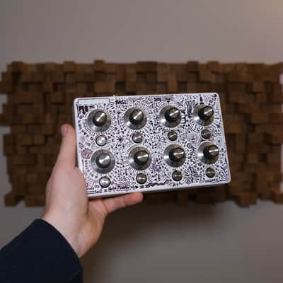 KRISCHER - M8 / analog polyphonic synth image 2