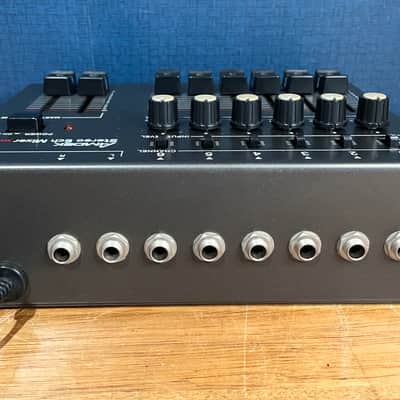 Amdek MXK-600 (Roland) 6 channel stereo mixer- Sweet size and tons of control image 4
