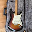 Fender American Elite Stratocaster with Maple Fretboard 2016 - 2019 - Tobacco Sunburst