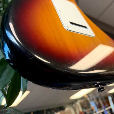 Fender American Stratocaster Maple 2004 - 3 Tone Sunburst image 16