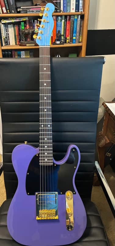 Fender Esquire 2022-2024 - Ultra Violet/Gold