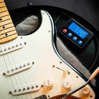 Fender Standard Stratocaster – Brown Sunburst – Maple Fingerboard – Very Good Condition image 10