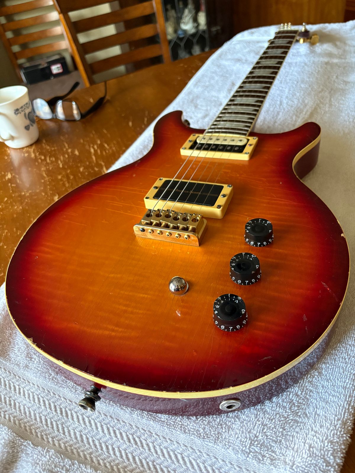 https://rvb-img.reverb.com/i/s--9i4ysrLl--/quality=medium-high,height=1600,width=1600,fit=contain/b1684ca7-1c50-4313-b591-aa325860da2e.jpg