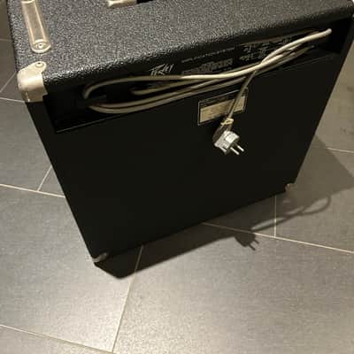 Peavey Basic 50 Bass Amp image 8