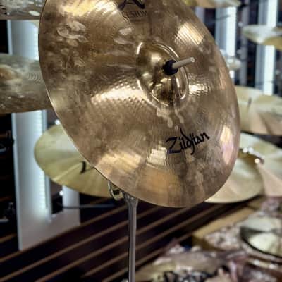 ZILDJIAN A20519 20" A CUSTOM MEDIUM RIDE 2468g - FLOOR MODEL image 3