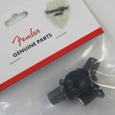 Fender Black-Silver Skirted 1-10 Push-On Amplifier Knobs 180 DEG 0054419049 image 3