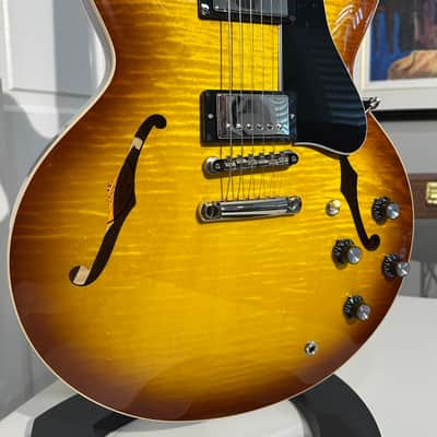 Gibson ES-335 Figured 2023 - Iced Tea - Excellent image 2