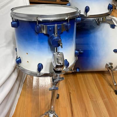 Mapex Pro M Blue & White Fade Drum Set image 4