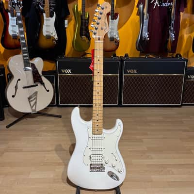 Fender Juanes Stratocaster®, Maple, Electric Guitar - Pearlescent Luna White image 12