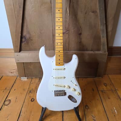 Fender Eric Johnson Stratocaster with Maple Fretboard 2022- White Blonde image 2