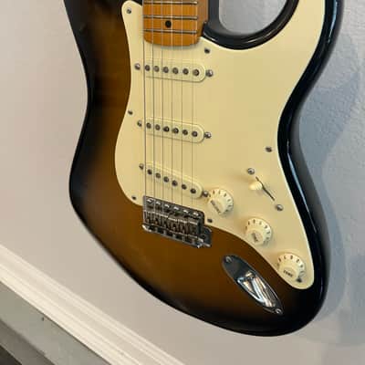 Fender Eric Johnson Stratocaster with Maple Fretboard 2005 - Present - 2-Color Sunburst image 2