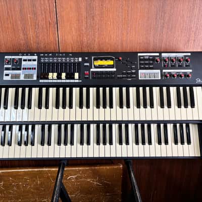 Hammond Sk2 Dual 61-key Combo Organ w/ gig bag