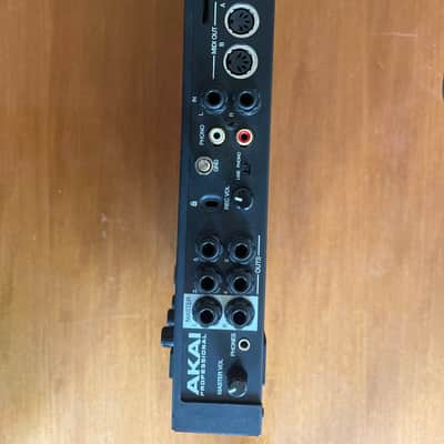 Akai MPC Live Standalone Sampler / Sequencer 2017 - 2020 - Black image 5