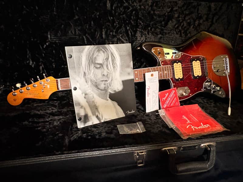 Fender Kurt Cobain Jaguar Left-Handed RW 2014 - present - 3-Color Sunburst