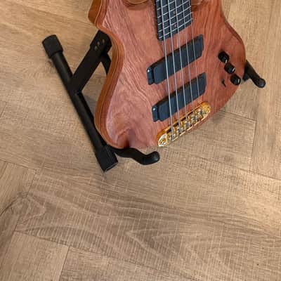 Serek Metropolis 5 String image 3