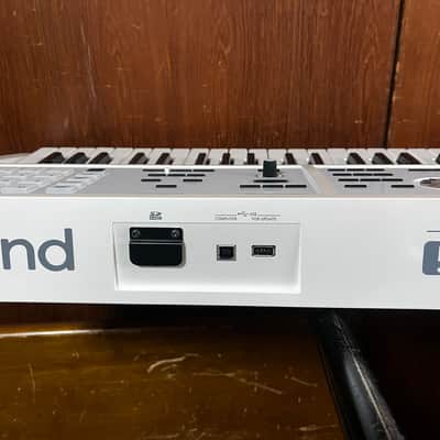Roland FA-06-SC WH 61-key Music Workstation limited color WHITE w/ gig bag image 8