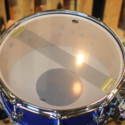 DW Performance Blue Sparkle Snare Drum - 5.5x14 image 4