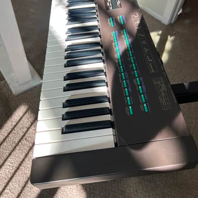 Yamaha DX27 Programmable Algorithm Synthesizer 1985 - Black