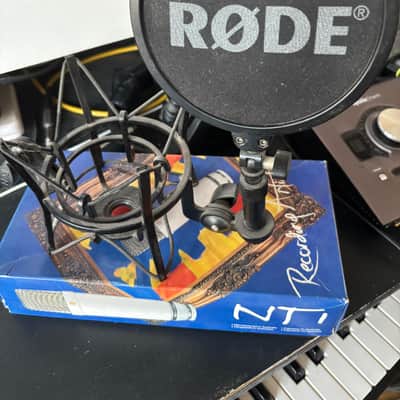 RODE NT1-A Large Diaphragm Cardioid Condenser Microphone 2002 - Present - Silver image 3