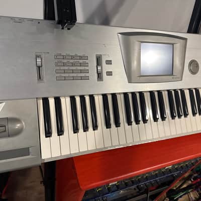Korg Trinity Plus 61-Key 32-Voice Polyphonic Workstation 1996 - Silver