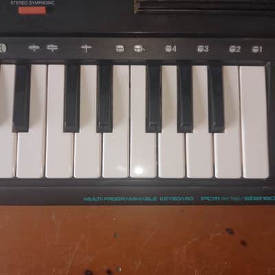 Yamaha PortaSound PSS-570 Multi-Programmable Keyboard image 5