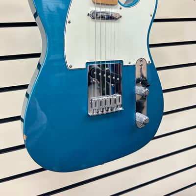 Fender Standard Telecaster 2009 - 2018 - Lake Placid Blue image 2
