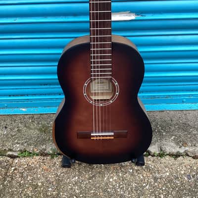 ORTEGA Student Series Pro DeLuxe 4/4 Classical Guitar - Solid Spruce / Catalpa Bourbon Fade image 2