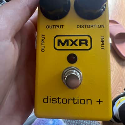 MXR M104 Distortion + 1995 - Present - Yellow image 1