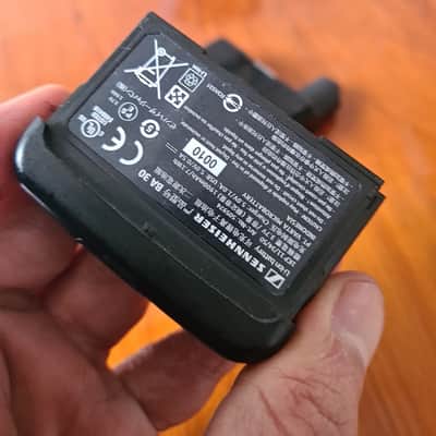 Sennheiser Sennheiser AVX Digital Wireless Set | SK AVX + EKP AVX | Battery | XLR-TRS Cable | Complete Kit image 11