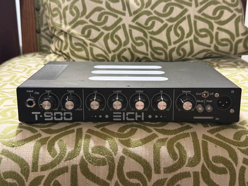 Eich Amplification T900 900w bass head with carry bag image 1