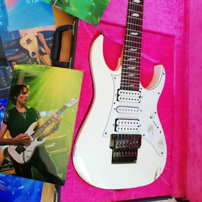 Steve Vai stage played Ibanez Universe UV7PWH image 17
