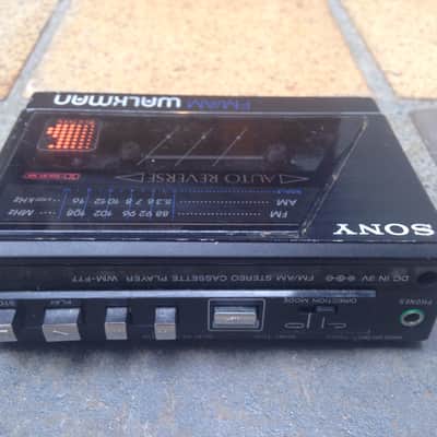 Sony WM-F77 FM/AM Walkman portable cassette player Good belt! works well! tape image 3