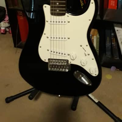 Fender Squier Affinity 'Strat' 2012 Stratocaster with gig bag image 5