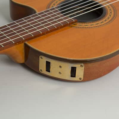Gibson  Chet Atkins CE Classical Electric Guitar (1982), ser. #81722574, original brown tolex hard shell case. image 13