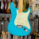 Fender   American Professional Ii Stratocaster Mn Miami Blue