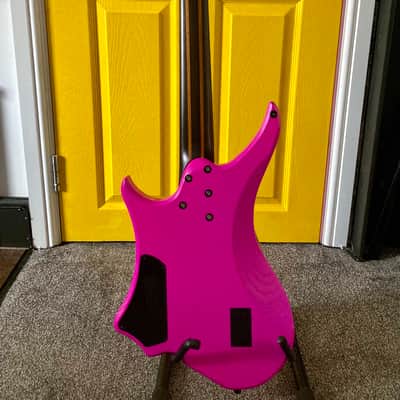 GOC Ilumina B37.5 Multiscale Bass in Cyber Pink image 2