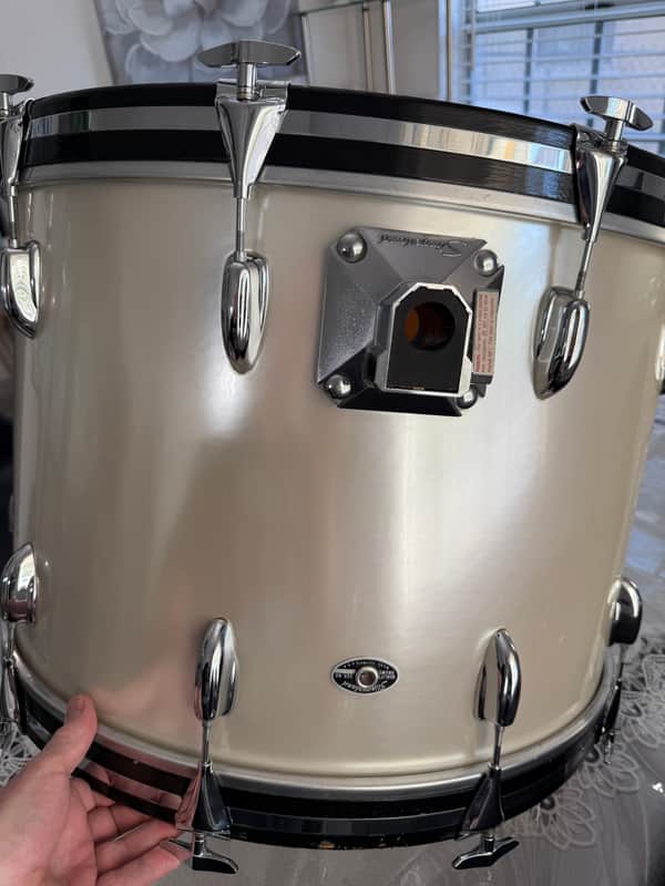 Slingerland Magnum 24x16 Bass Drum 1979 - Silver Mist Excellent condition! image 1