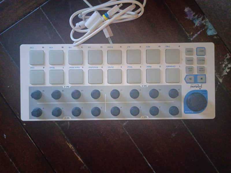 Arturia BeatStep MIDI Controller 2014 - Present - White image 1