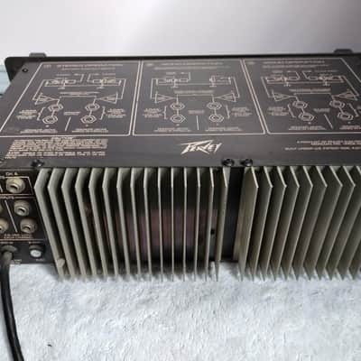 Peavey M2600 power amplifier in very good condition - 1990's image 3