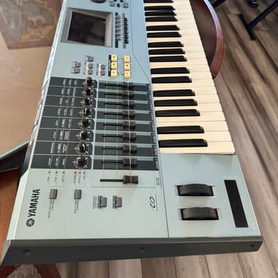 Yamaha Motif XS 6 Production Synthesizer 2000s - Gray