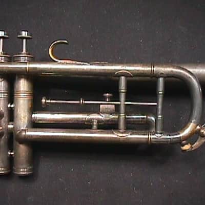 An Antique 1922 French Made 1900 Couesnon & Cie Jazz Style Trumpet in it's Original Case & Ready to Play   5 T image 4
