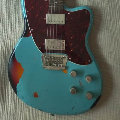 Squier Paranormal Toronado 2021 - Present - 3-Color Sunburst image 7
