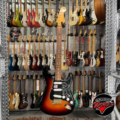 Fender   American Artist Srv Stevie Ray Vaughan Stratocaster image 2