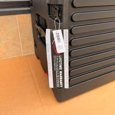 SKB  Skb-R4uw Roto Rolling Rack Case 4U Rolling Wheels Transport image 4