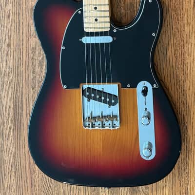 Fender American Special Telecaster with Maple Fretboard 3-Color Sunburst image 2