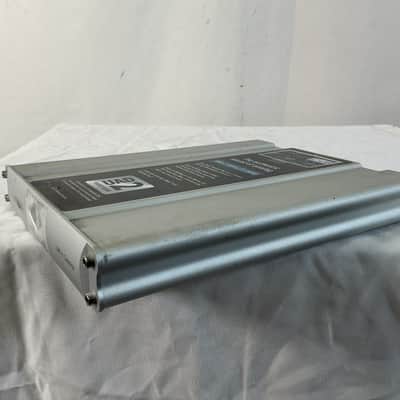 Universal Audio UAD-2 Satellite QUAD Core Firewire DSP Accelerator - Silver image 2